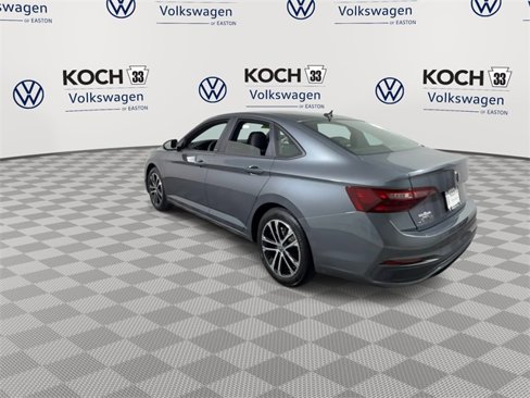 Used 2024 Volkswagen Jetta Sport image 6
