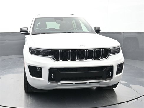 Used 2024 Jeep Grand Cherokee Overland w/ Trailer Tow Package image 28
