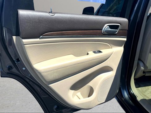 Used 2015 Jeep Grand Cherokee Overland image 25