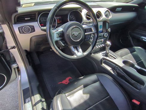 Used 2021 Ford Mustang Premium image 14