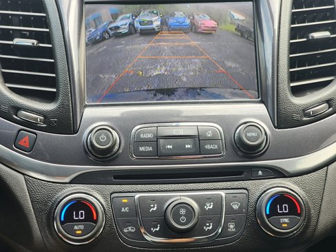 Used 2015 Chevrolet Impala LT w/ Convenience Package image 22