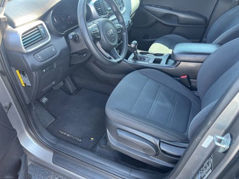 Used 2017 Kia Sorento LX image 13