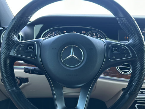 Used 2017 Mercedes-Benz E 300 4MATIC image 29