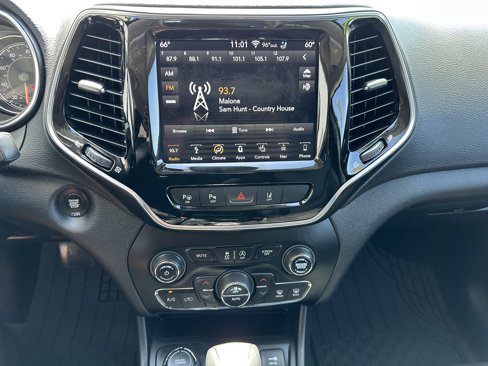 Used 2019 Jeep Cherokee Limited w/ Luxury Group image 26