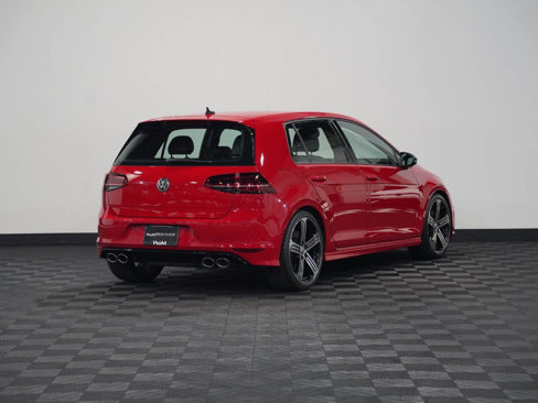 Used 2016 Volkswagen Golf 4-Door image 6