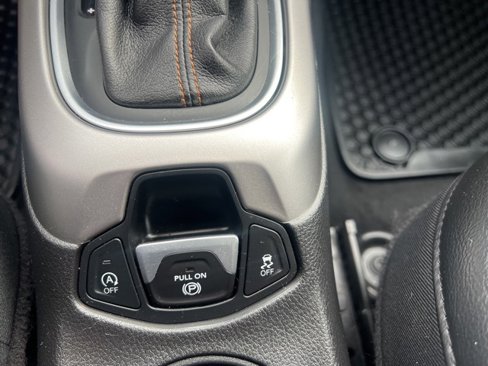 Used 2018 Jeep Compass Latitude w/ Popular Equipment Group image 28