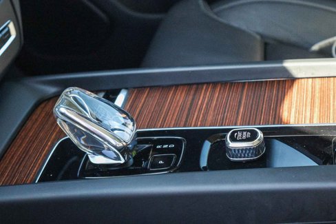 Used 2023 Volvo XC60 B6 Ultimate w/ Protection Package Premier image 29