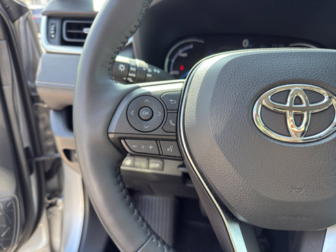 Used 2023 Toyota RAV4 XLE Premium image 16