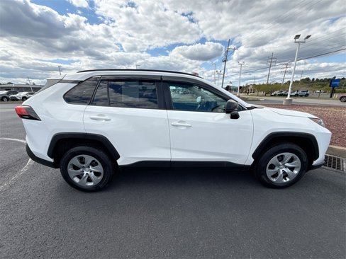 Used 2019 Toyota RAV4 LE image 9