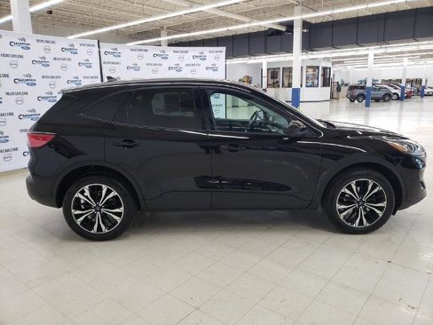 Certified 2022 Ford Escape SE w/ SE Sport Appearance Package image 5