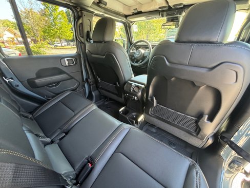 New 2025 Jeep Gladiator Sport image 19