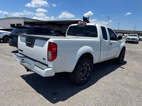 Used 2017 Nissan Frontier SV image 9