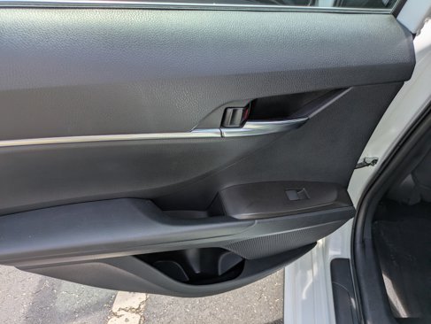 Used 2024 Toyota Camry SE image 14