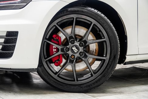 Used 2017 Volkswagen GTI Sport image 3