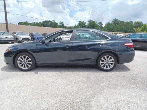 Used 2017 Toyota Camry XLE image 8