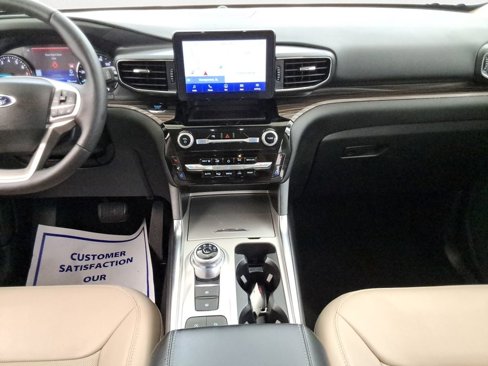 Used 2024 Ford Explorer Limited image 13