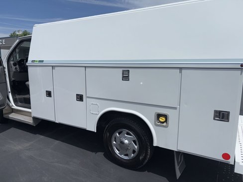 Used 2011 Ford E-350 and Econoline 350 Super Duty w/ PWR Locks & Windows Group image 3