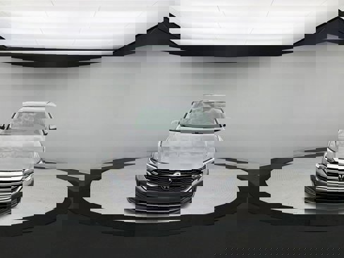 Used 2024 Volkswagen Jetta SE image 3
