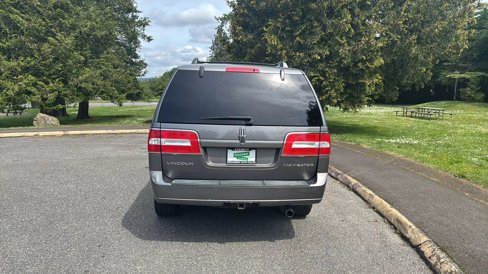 Used 2012 Lincoln Navigator 4WD image 5
