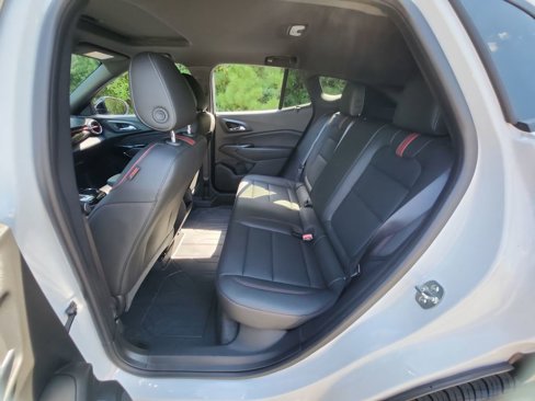 Certified 2025 Chevrolet Trax RS w/ Sunroof Package image 28