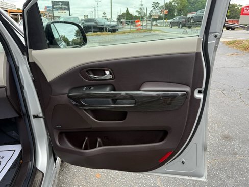 Used 2017 Kia Sedona SX Limited image 32