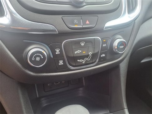Used 2023 Chevrolet Equinox LT image 16