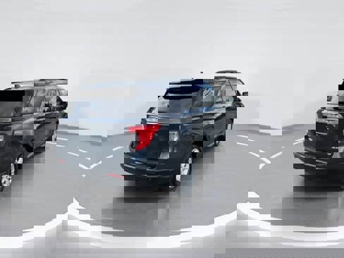 Used 2022 Ford Explorer XLT image 19