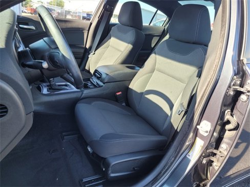 Used 2018 Dodge Charger SXT w/ Blacktop Package image 8