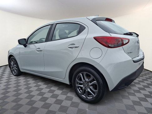 Used 2020 Toyota Yaris LE image 4