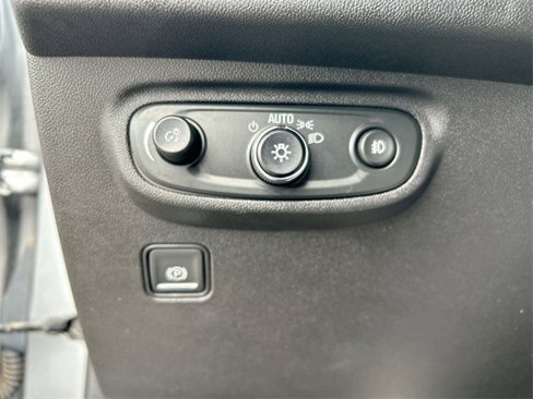 Used 2024 GMC Terrain SLT image 18