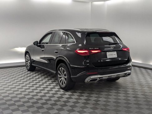 Used 2024 Mercedes-Benz GLC 300 image 2