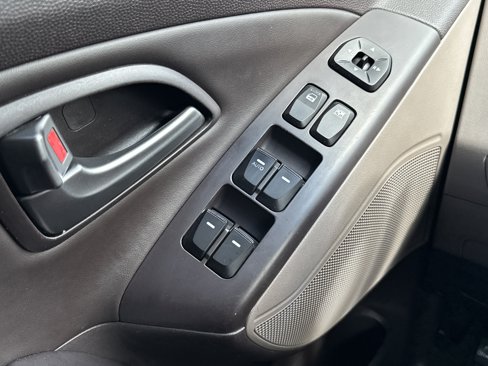 Used 2015 Hyundai Tucson SE image 23