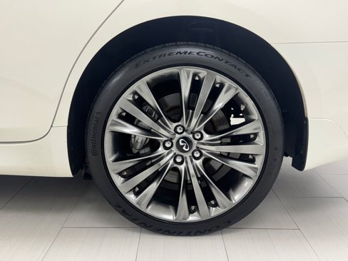 Used 2019 INFINITI Q70 Luxe image 41