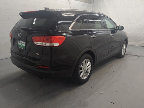 Used 2017 Kia Sorento LX w/ LX Convenience Package image 10
