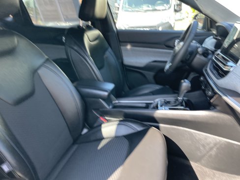 Certified 2024 Jeep Compass Latitude image 13
