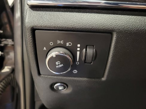 Used 2015 Jeep Grand Cherokee Summit image 10