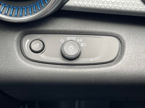 New 2026 Chevrolet Trax LT w/ Driver Confidence Package image 15