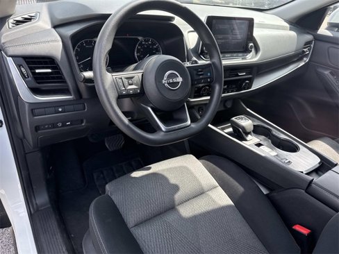 Used 2024 Nissan Rogue SV image 32