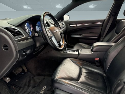 Used 2011 Chrysler 300 Limited image 5