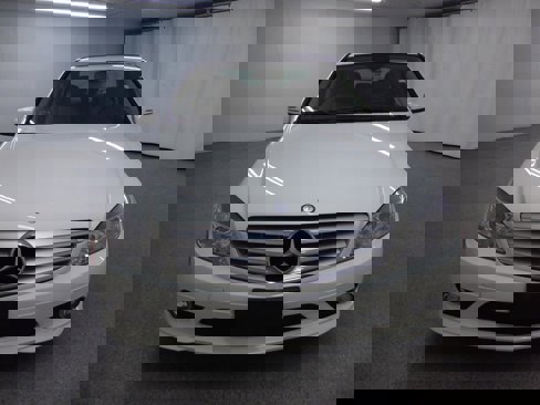 Used 2010 Mercedes-Benz C 300 4MATIC Sedan image 2