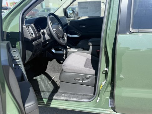 New 2025 Nissan Frontier SV w/ Tailgate Accent Package image 16