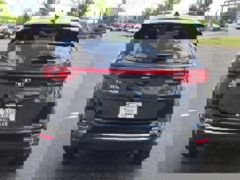 Used 2020 Kia Sportage LX image 13