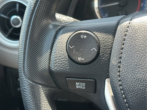 Used 2018 Toyota Corolla LE image 25