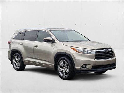 Used 2015 Toyota Highlander Limited Platinum image 3