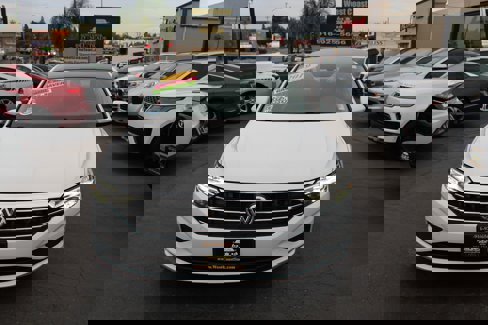 Used 2019 Volkswagen Jetta SE image 3