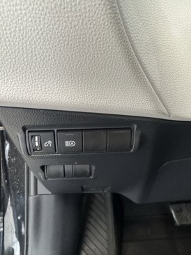 Used 2022 Toyota Corolla Cross LE w/ Moonroof Package image 11
