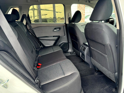 Used 2021 Nissan Rogue SV image 33