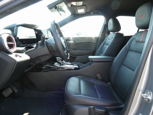 Certified 2025 Chevrolet Trax RS image 18