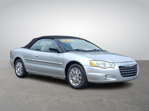 Used 2006 Chrysler Sebring Limited w/ Electronics Convenience Group image 2