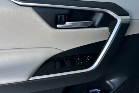 Used 2019 Toyota RAV4 XLE image 13